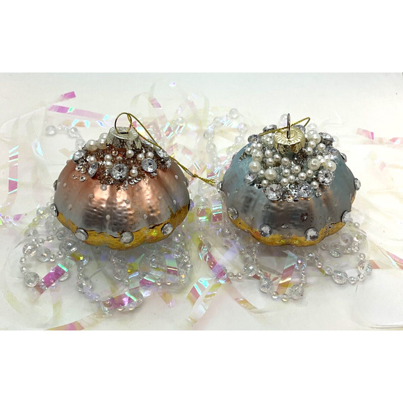 2 Jellyfish Ornaments Glass Pink & Blue Christmas Pearl Flowing Tentacles - Picture 3 of 10